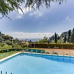 Leader Boulevard Flat With Terrace By Guestready